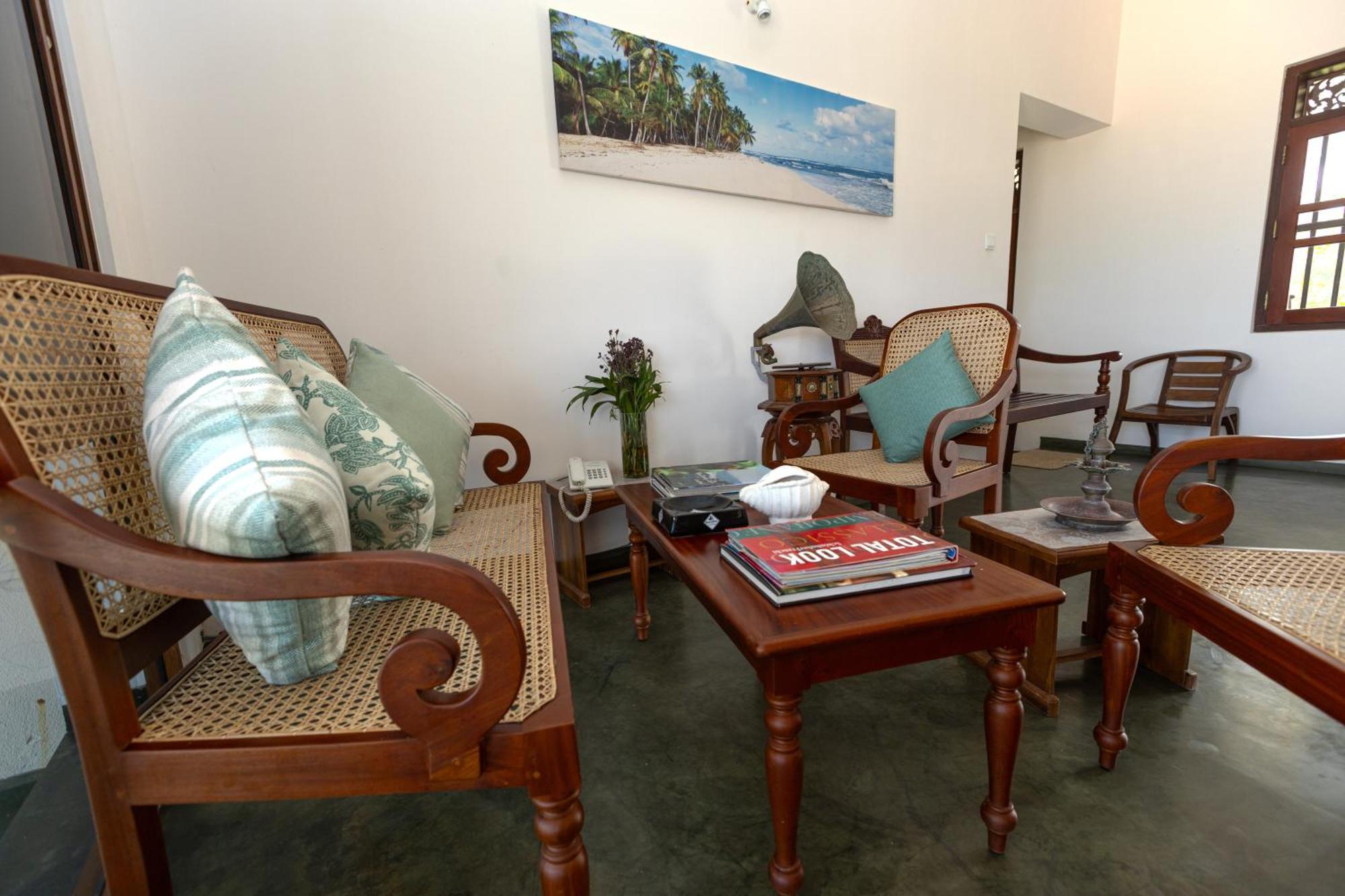 House By The Sea Hikka Hotel Hikkaduwa Exterior foto